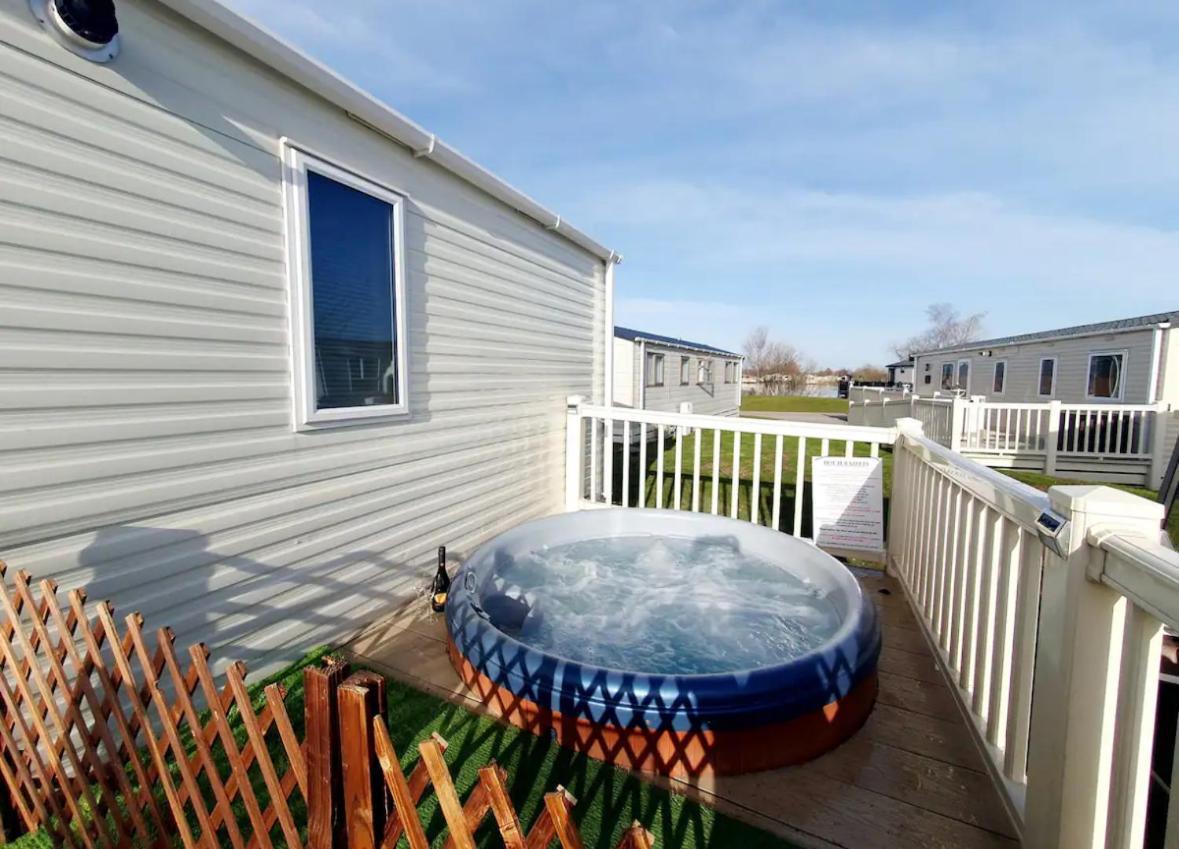15 Kestrel Close Hot Tub Retreat Tattershall Eksteriør bilde